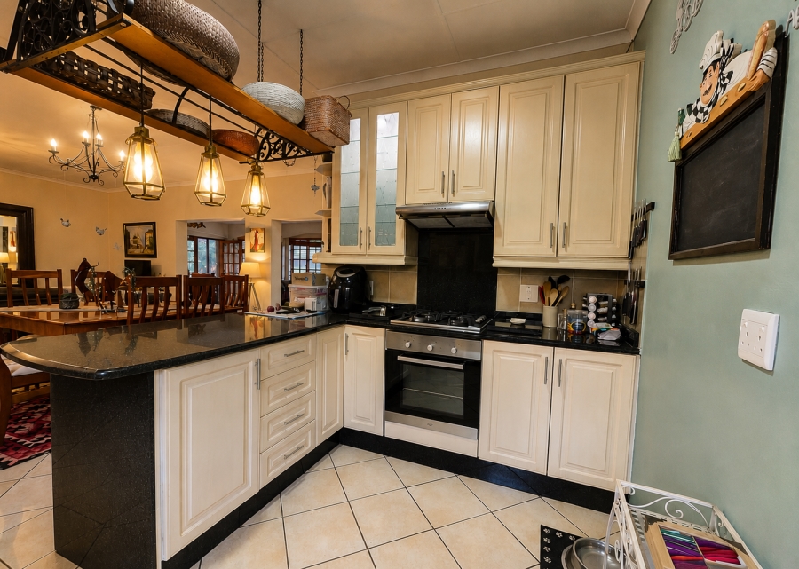 3 Bedroom Property for Sale in WestLake Country Safari Estate North West